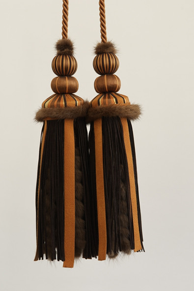 PRINCESS TIEBACK DETAIL 