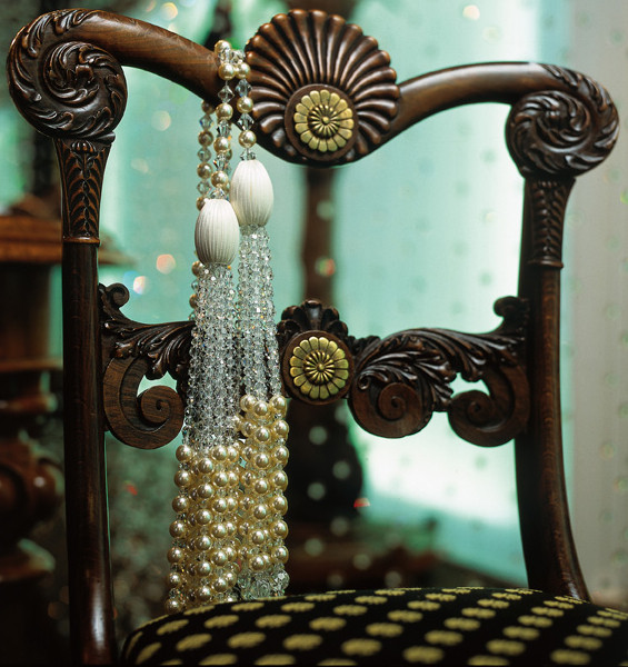 PEARL AND CRYSTAL TIEBACK